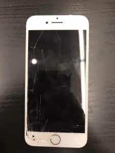 iphone8の画面割れ修理