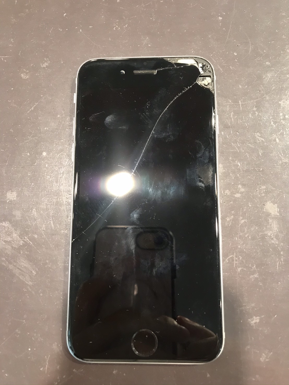 iPhone6　画面割れ　修理