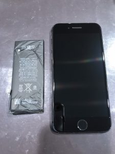 iPhone8　バッテリー交換　修理