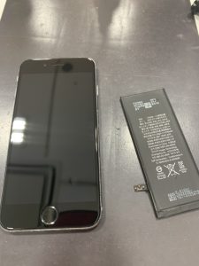 iPhone8 バッテリー　電池交換