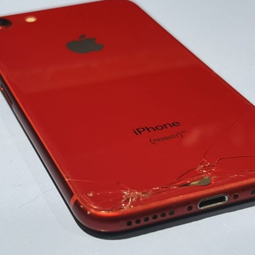 iPhone 8 RED 背面ひびあり 大津市藤尾奥町 方面よりiPhone8の背面割れ修理のご依頼