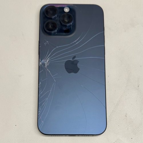 iPhone 15 Pro 128GB グレー 背面割れ　動作確認済み iPhone 15 Proガラス・バックパネル割れ交換【発売以降対応し